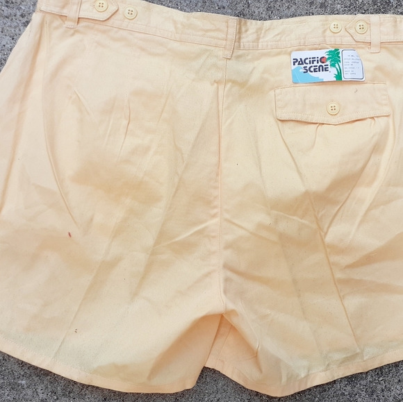 VINTAGE COTTON GATHERED WAIST SHORTS - Picture 2 of 3